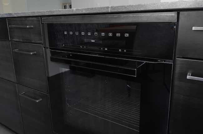 Steel kitchen with Miele oven