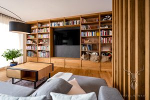 Livingroom oak library and room devider