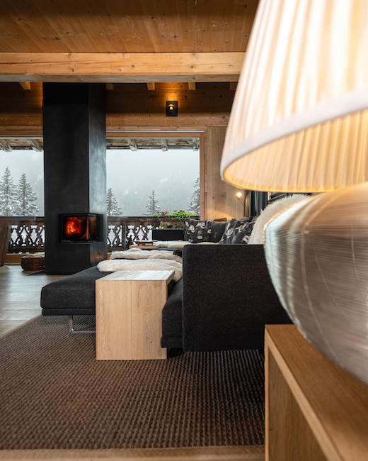 Chalet cozy livingroom with fireplace