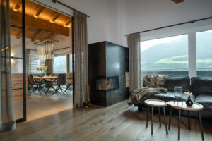 Oak floorboard, steel fireplace diningroom design