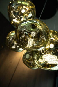 Clustered organic glass pendant lamp