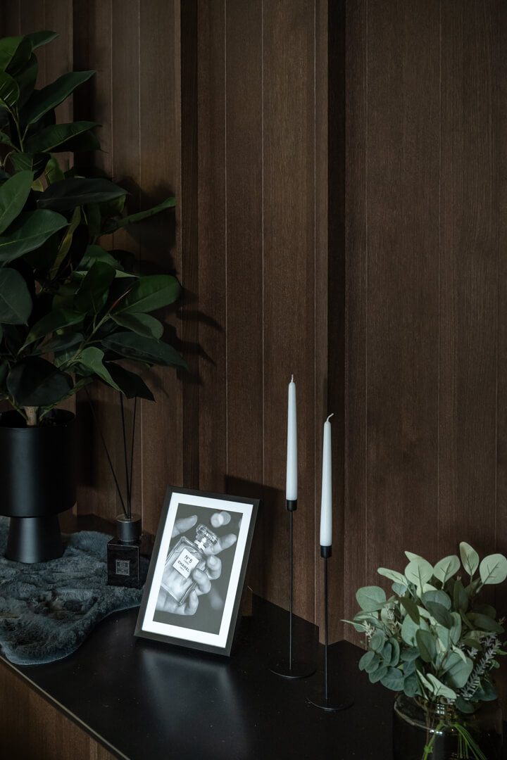 Smoked oak panneling