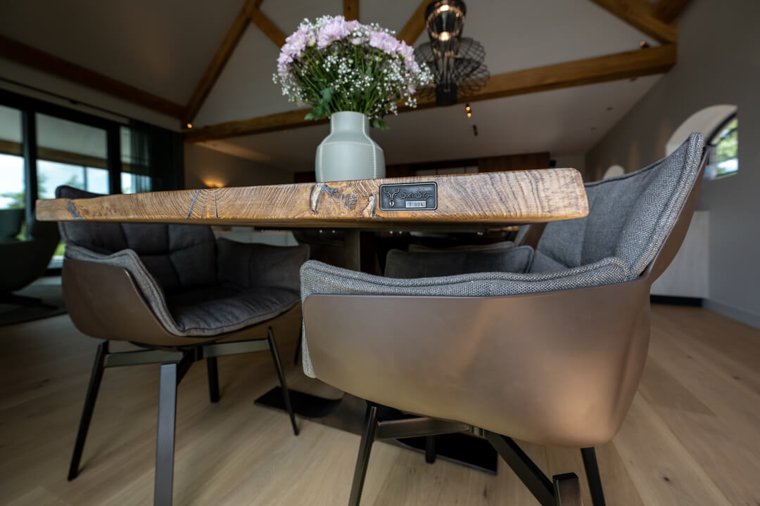 Silver Stag table steel logo