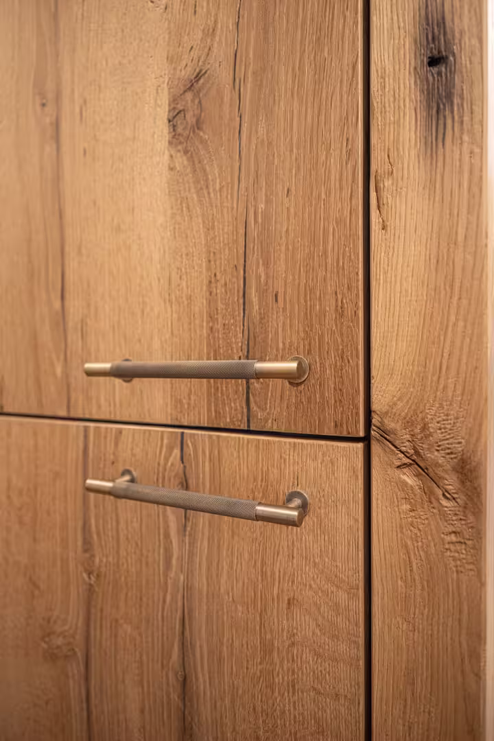 Oak kabinet carpentry