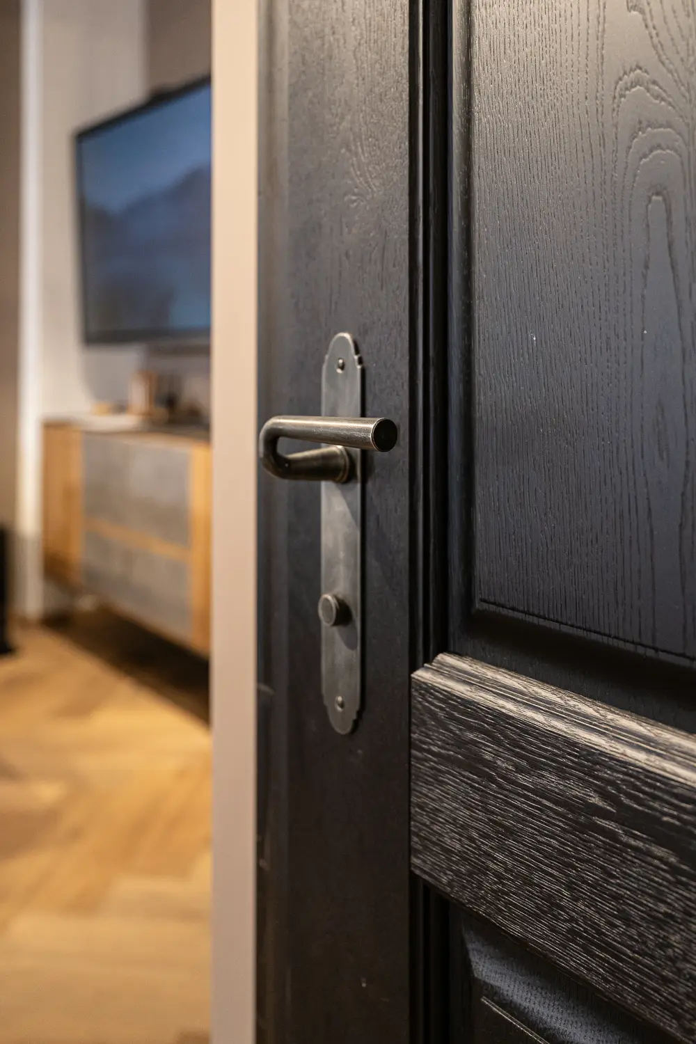 Hand-forged steel door handles