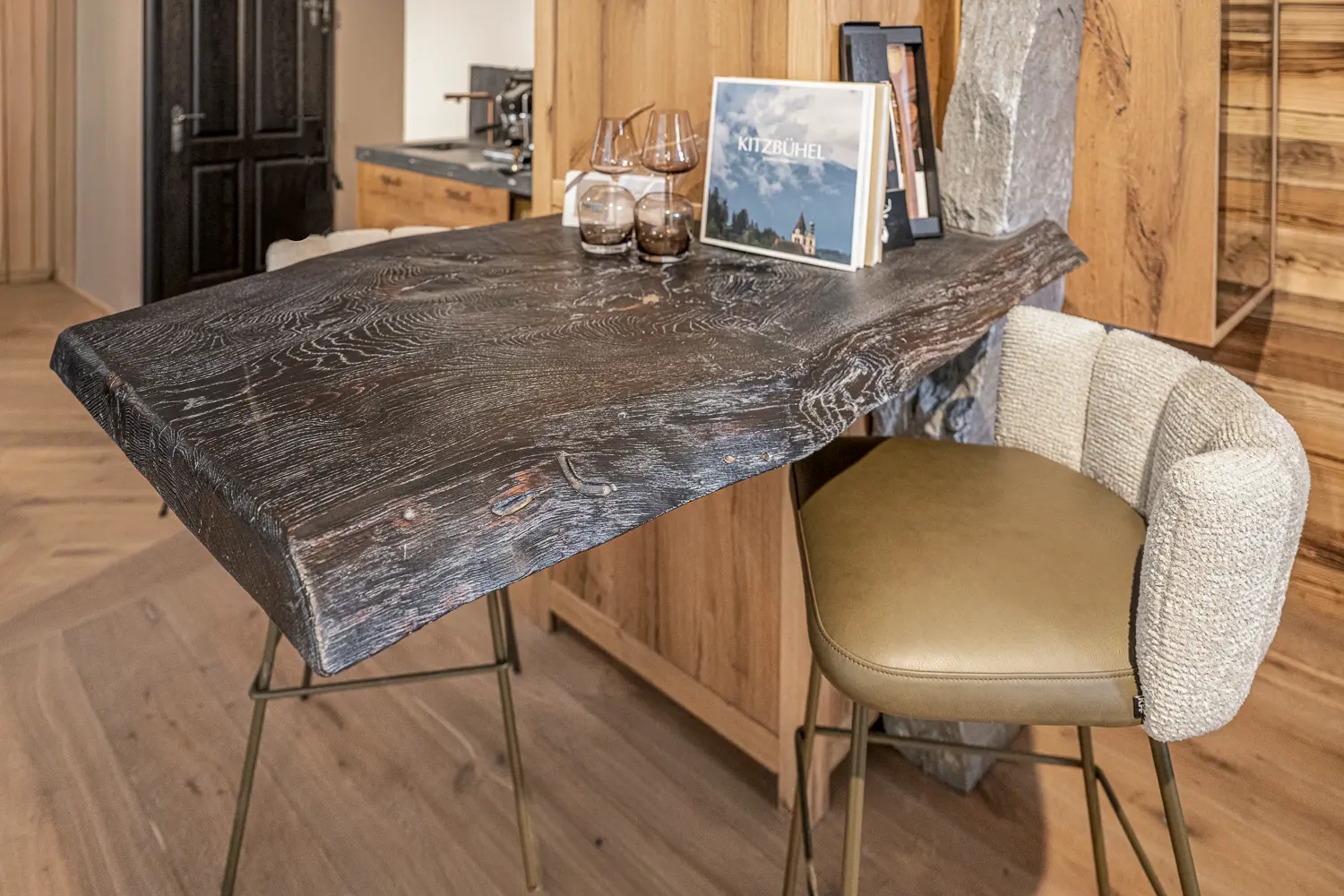 DSC_3405-bewerkt Smoked wooden bar table