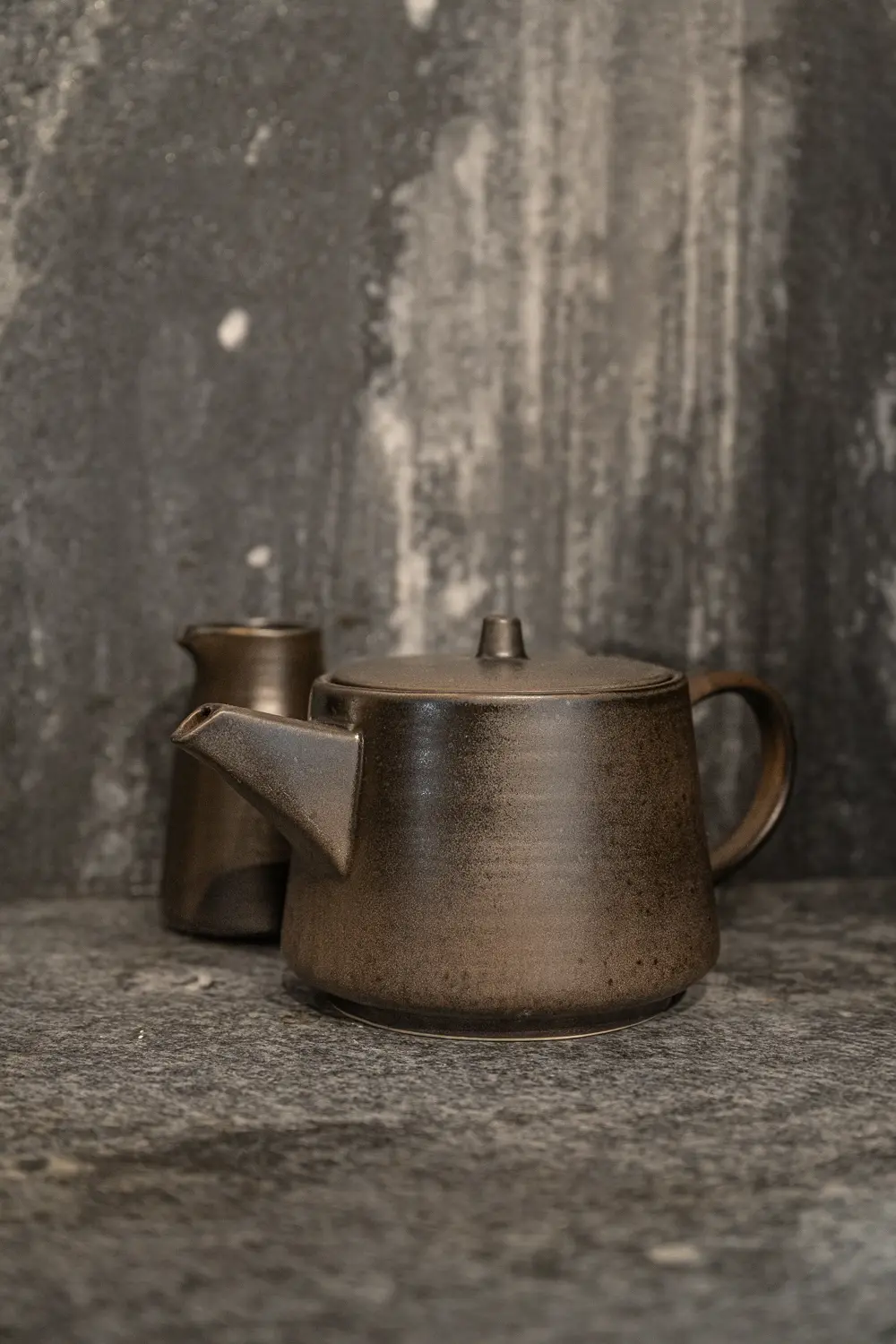 Dark design teapot