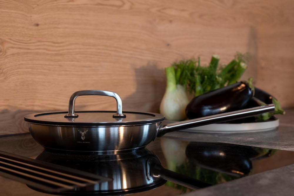 Cooking pan stag logo